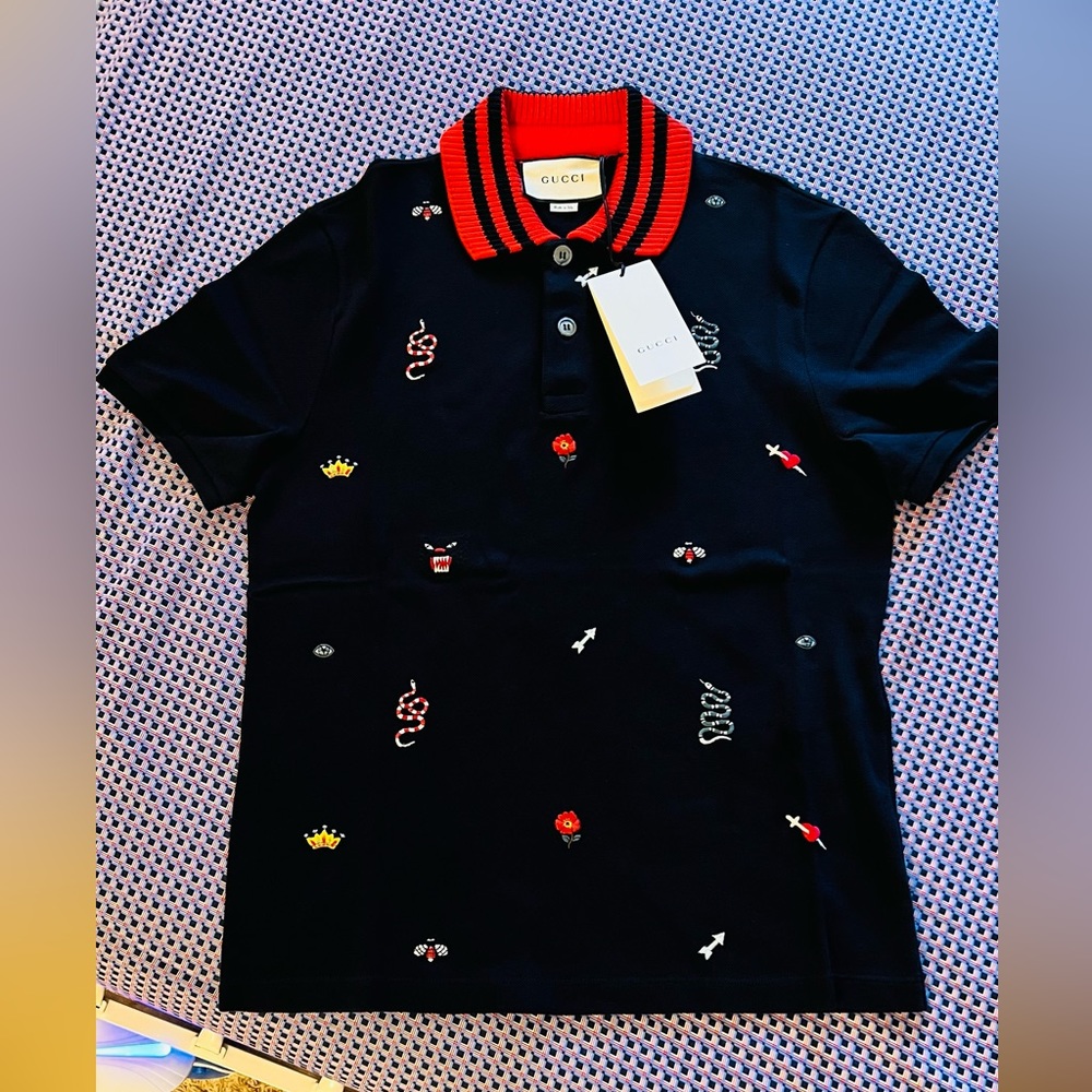 Gucci polo shirt size large.